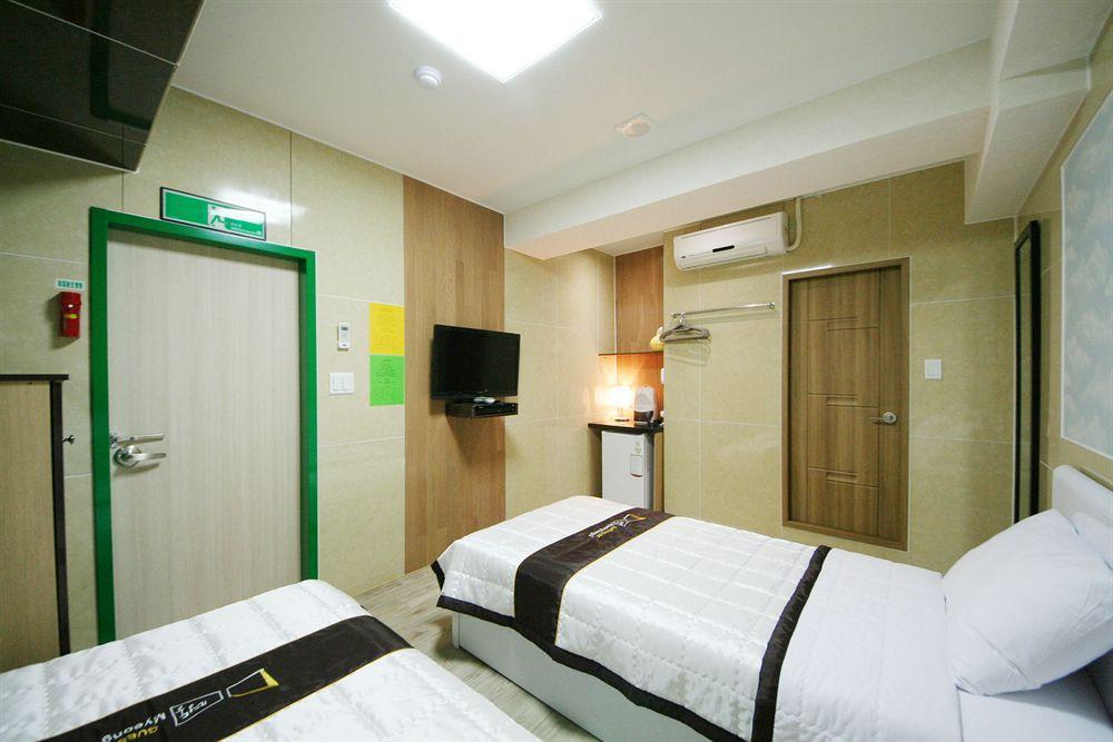 Guesthouse Myeongdong 2 Seúl Exterior foto