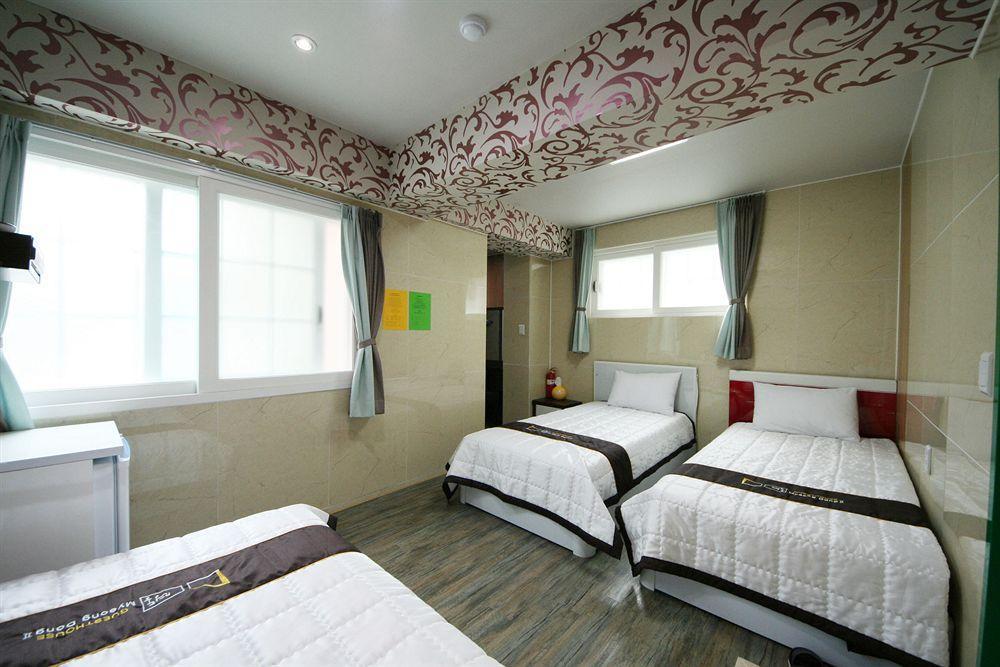 Guesthouse Myeongdong 2 Seúl Exterior foto