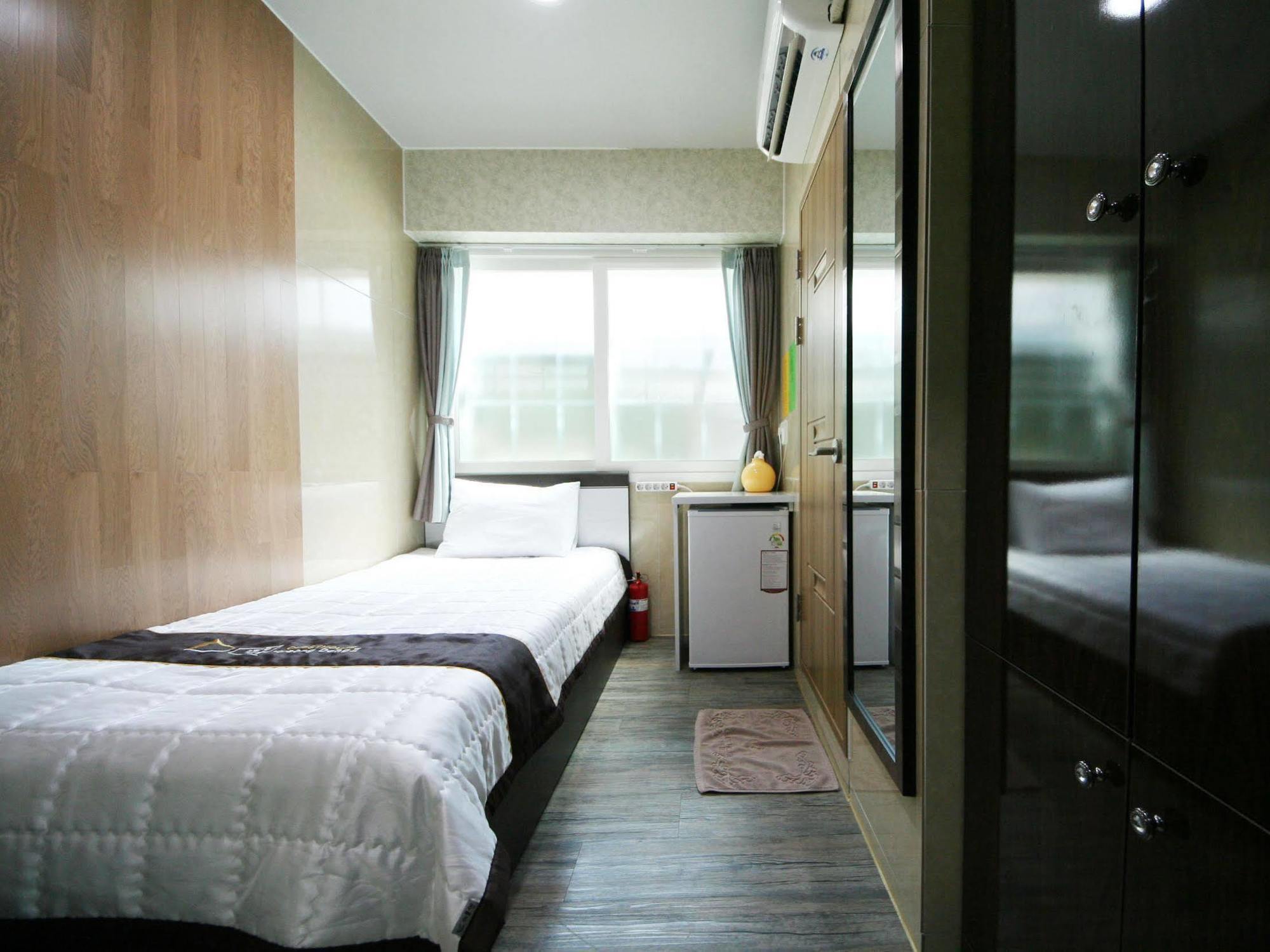 Guesthouse Myeongdong 2 Seúl Exterior foto